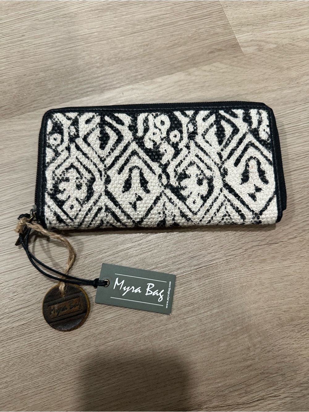 Myra Bag Black & Cream Geometric Zip Wallet